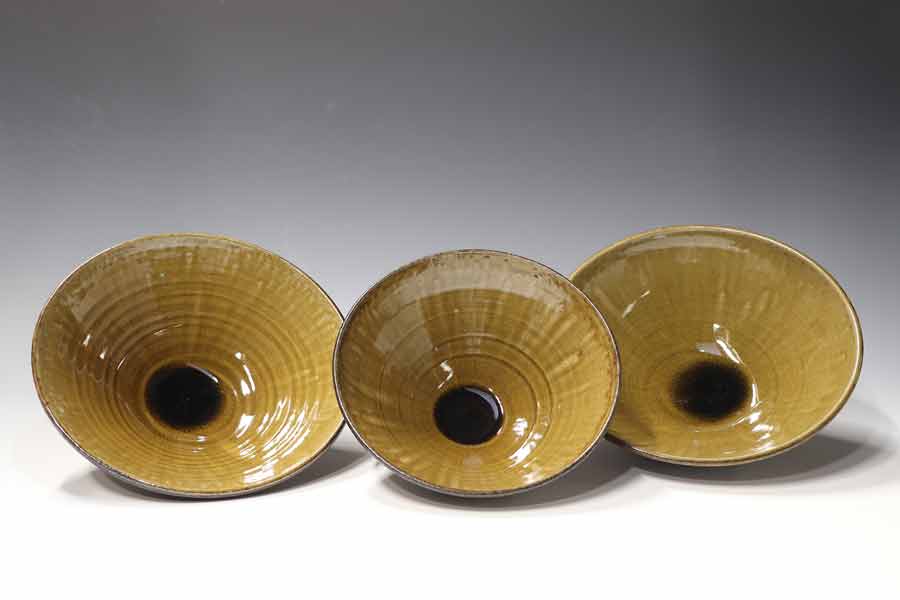 Patrick Ferris 3 years working with clay Whakatū / Nelson Pinus Radiata Stoneware 80 - 90 x 215 - 250 diameter